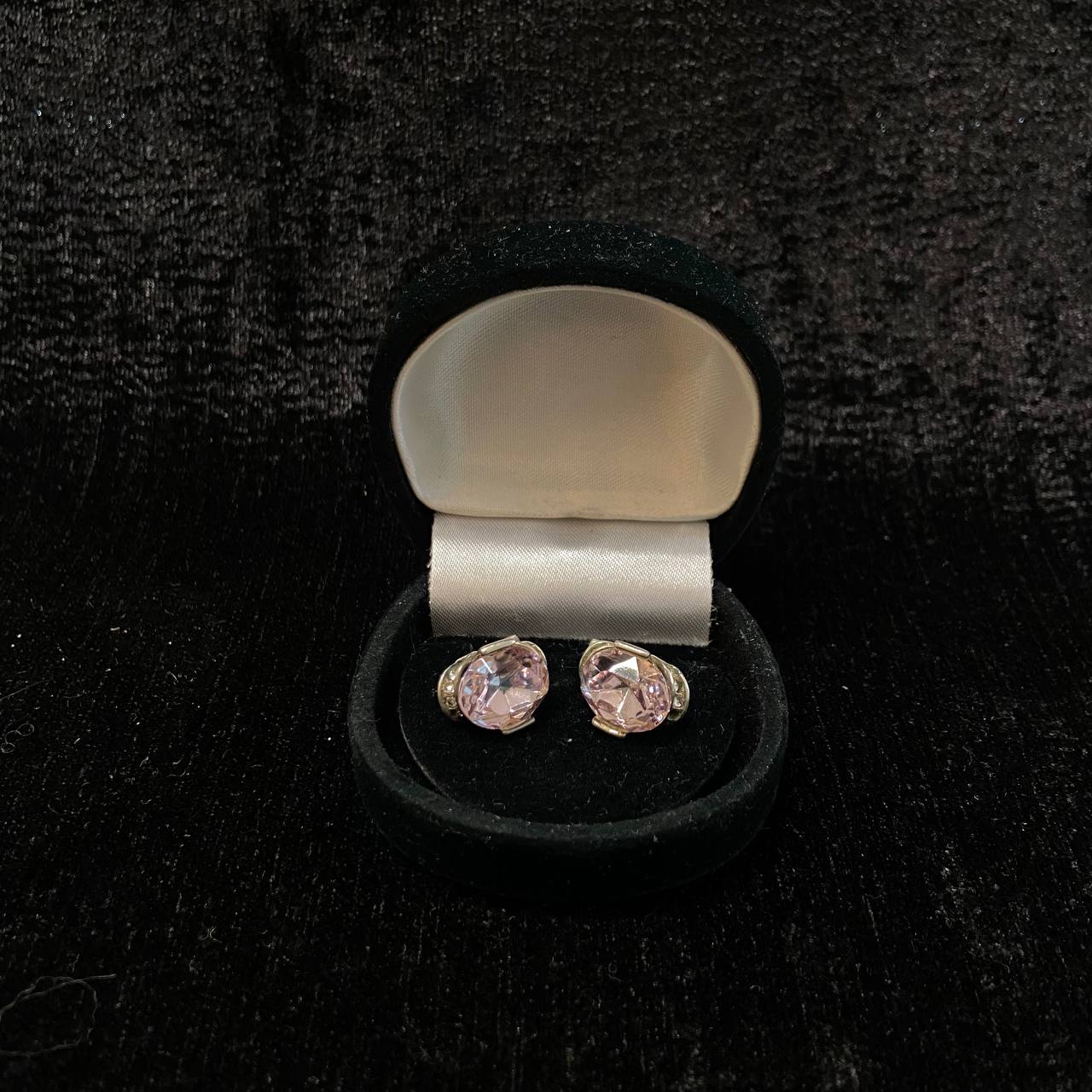 Серьги с камнем