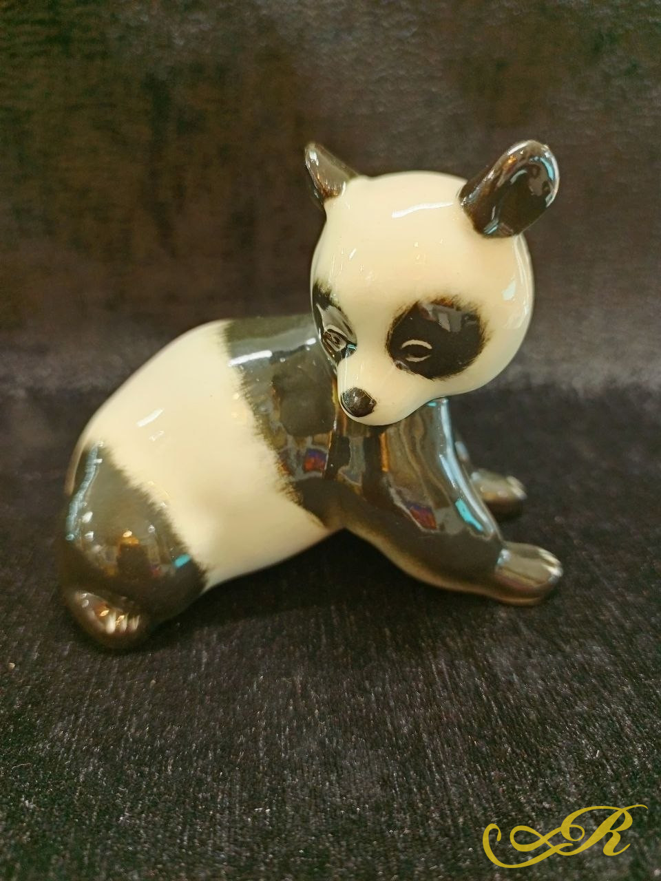Фарфоровая скульптура " Медвежонок панда" ЛФЗ (Ленинградский фарфоровый завод). 1964г.Подглазурная роспись
