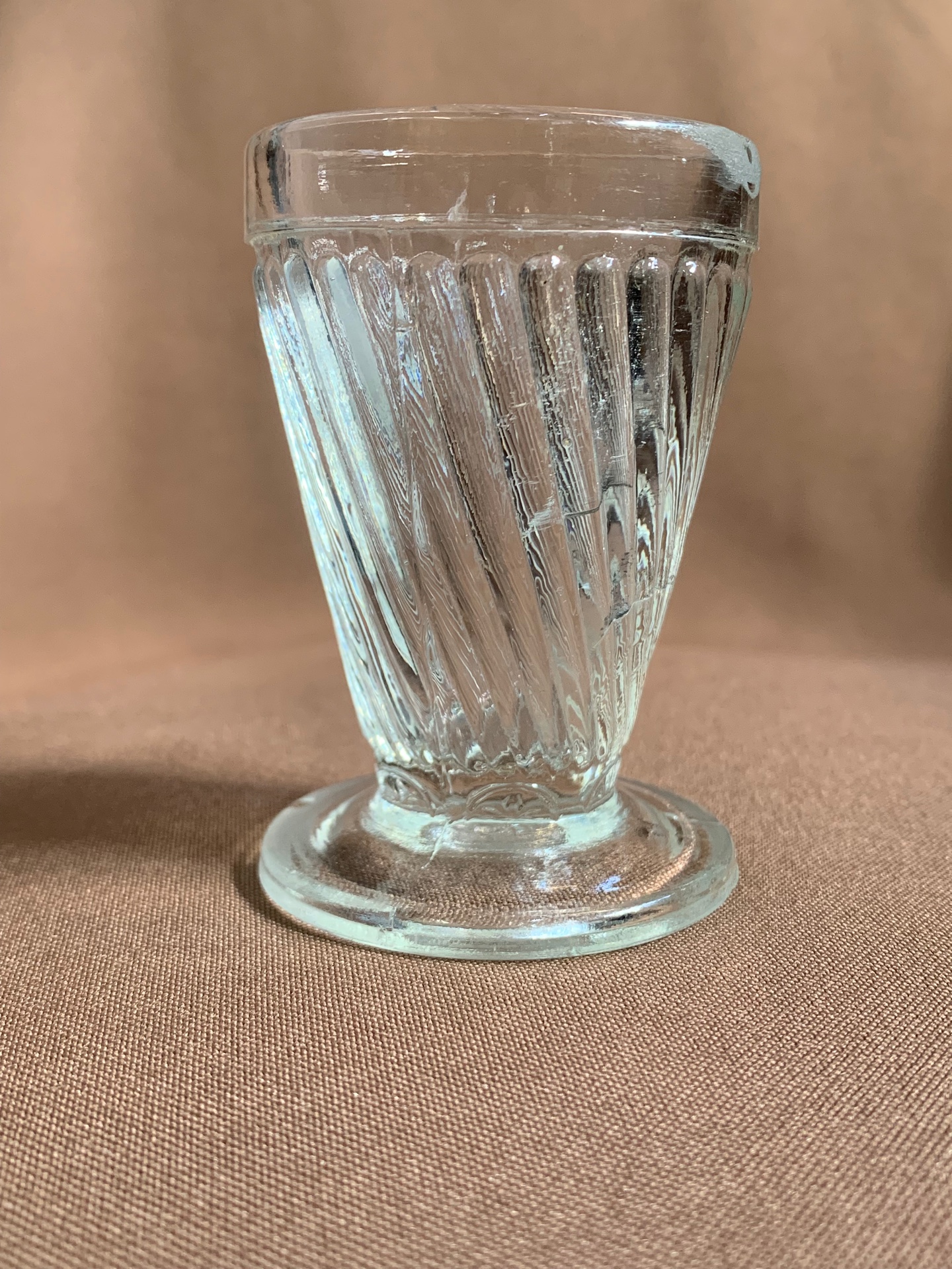 98. Рюмка, произведена на Мальцовских заводах до 1917 года.