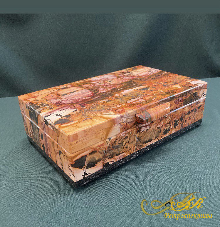 Шкатулка яшма " Пикассо".