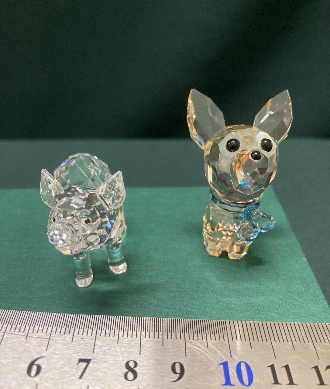 Кристаллы Сваровски. Фигурка - сувенир Swarovski "  " Поросенок" оригинал.