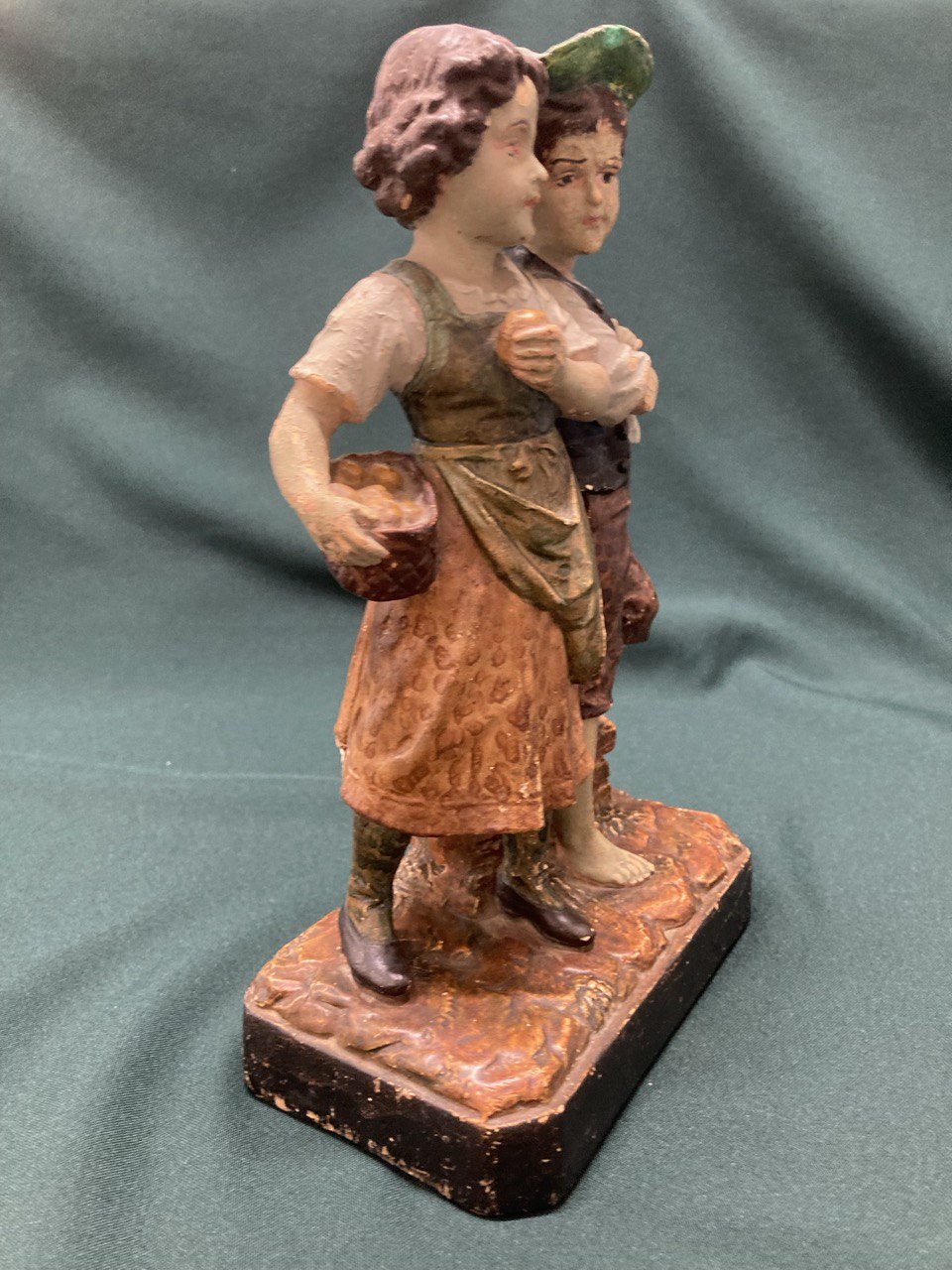 Гипсовая фигурка "Дети" Германия. Высота 26 см.