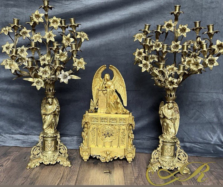 Часы каминные с канделябрами в стиле ампир. Франция. Бронза, золочение.