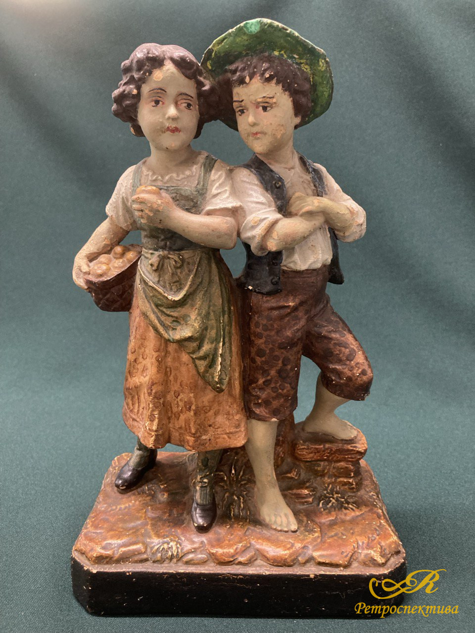 Гипсовая фигурка "Дети" Германия. Высота 26 см.