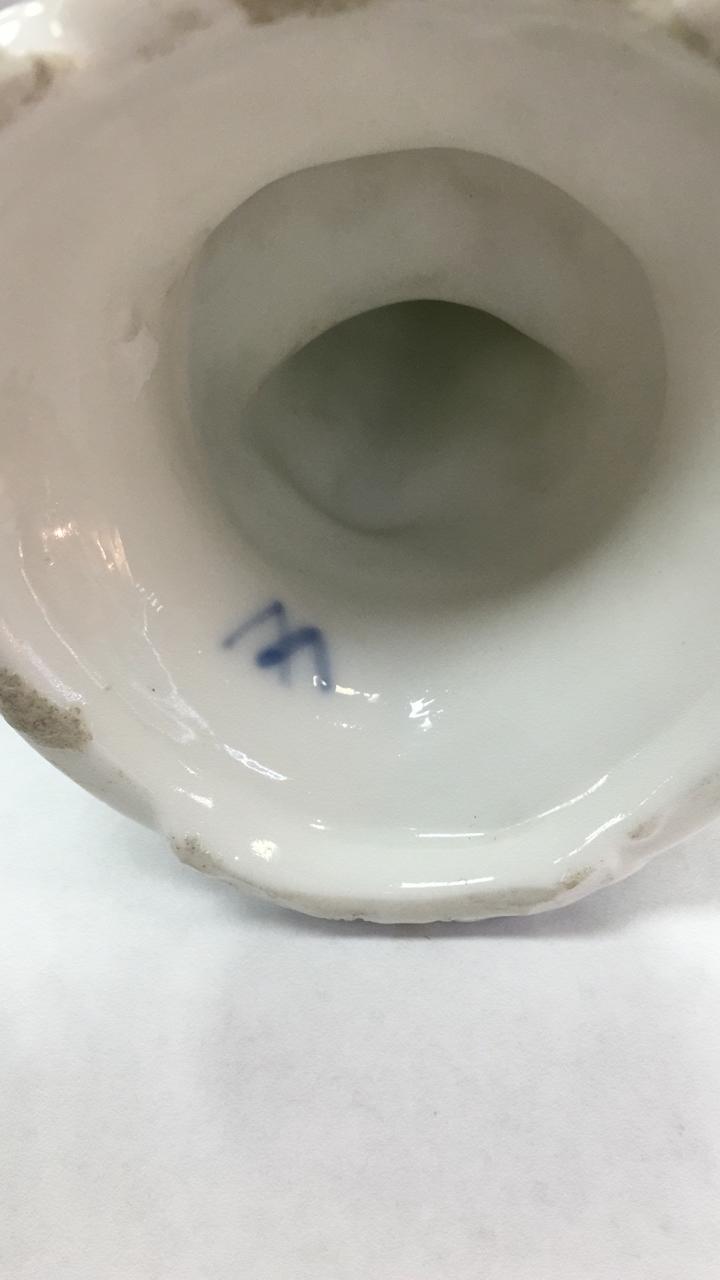 Парные статуэтки фарфоровые “Юноша и леди”