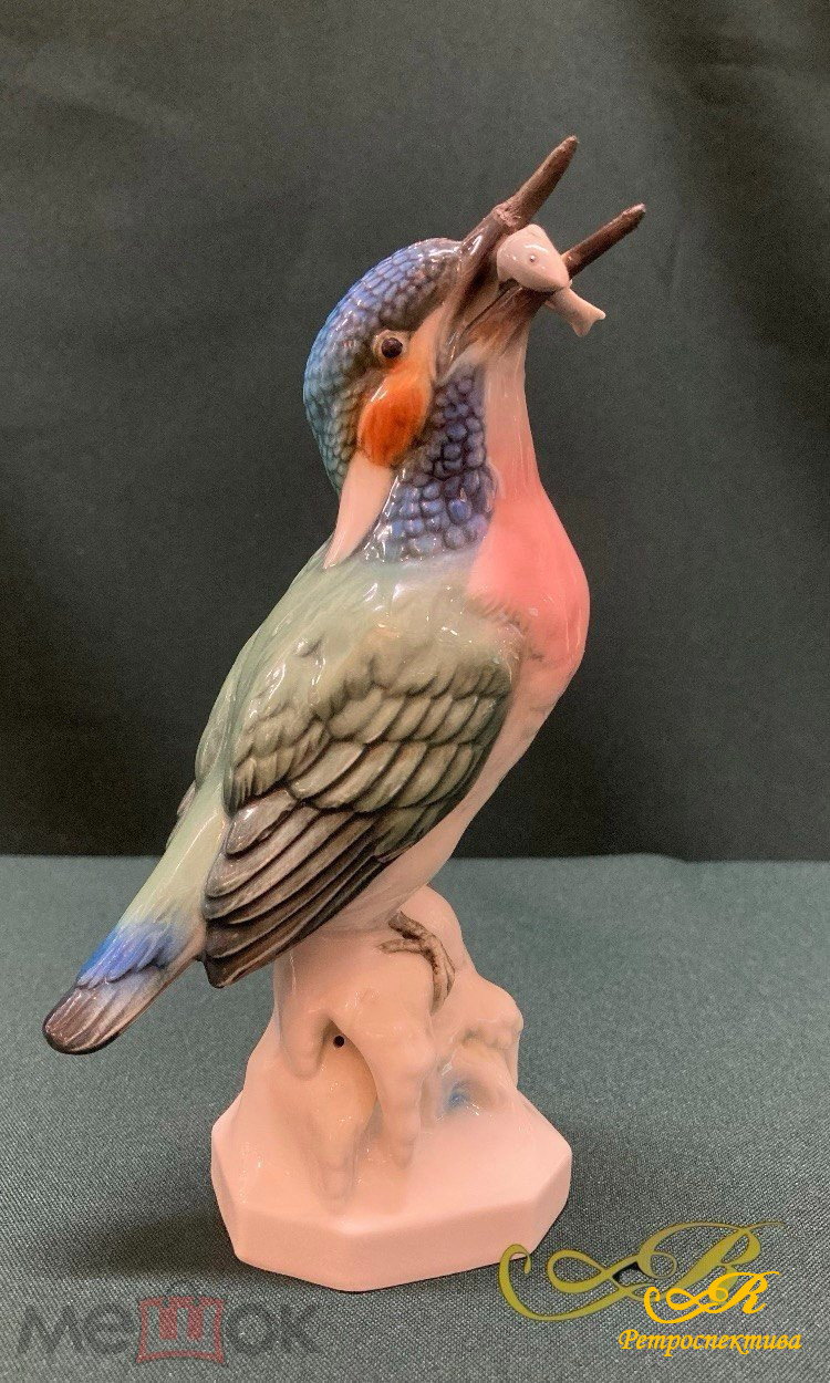 Фарфоровая статуэтка " Зимородок с рыбой." Германия, клеймо Volkstendter.