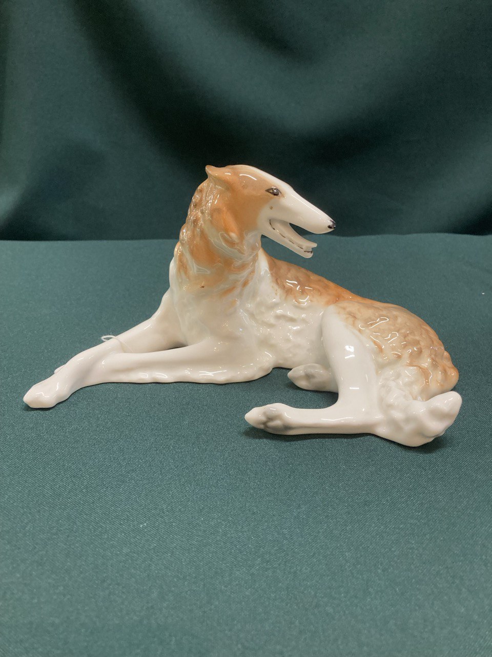 Фарфоровые фигурки " Собачки".