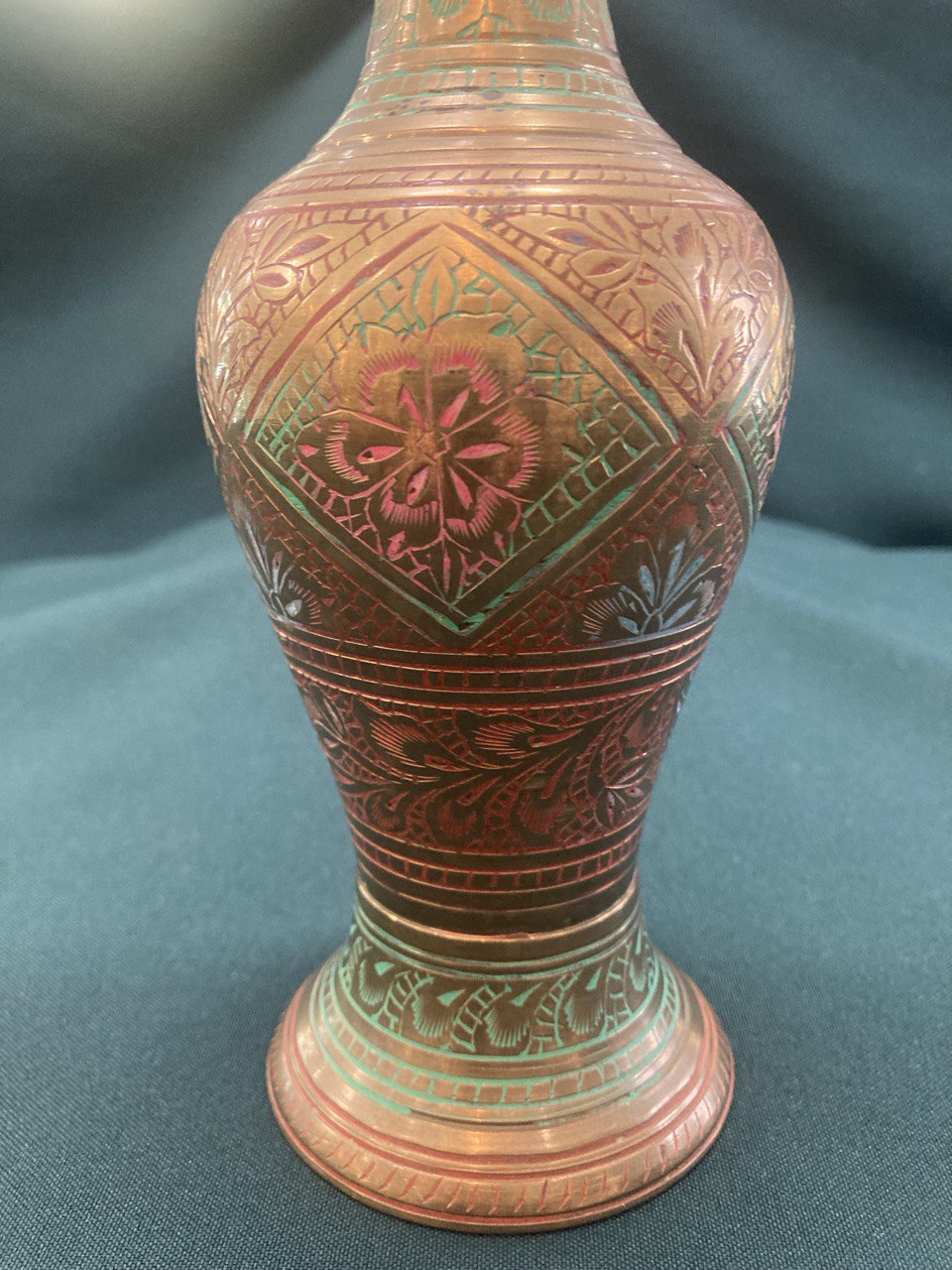 Ваза - медная. Индия.