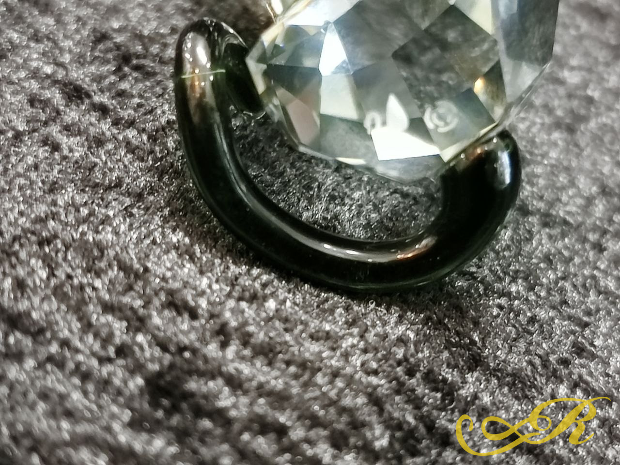  Swarovski Грациозная кошка. Оригинал. Оригинальная хрустальная фигурка. Клеймо. В-6,5 см. Ш-2,7 см.
