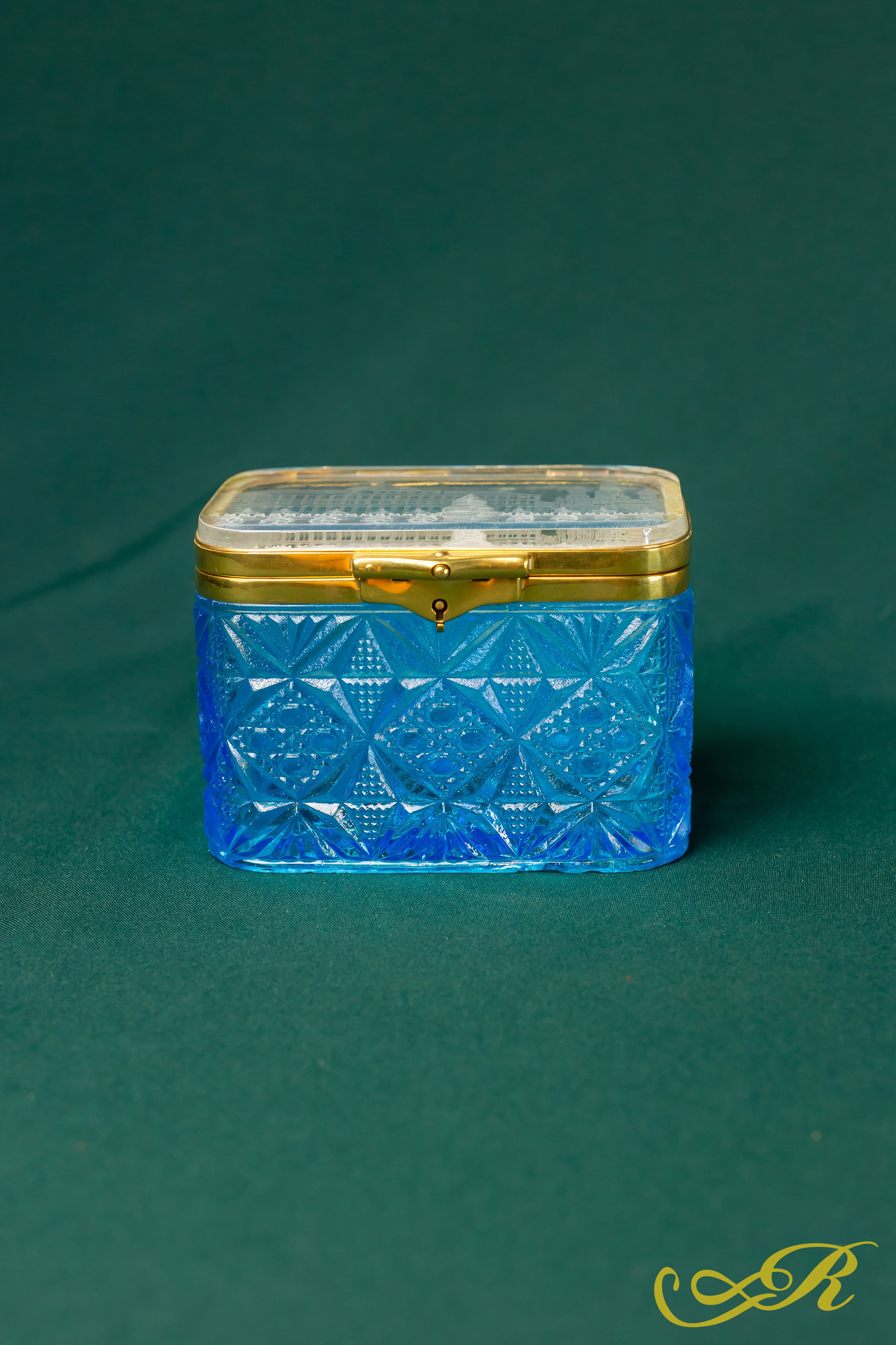 Чайная шкатулка XIXв.  Царская Россия. Голубое купоросное стекло, с замком. 