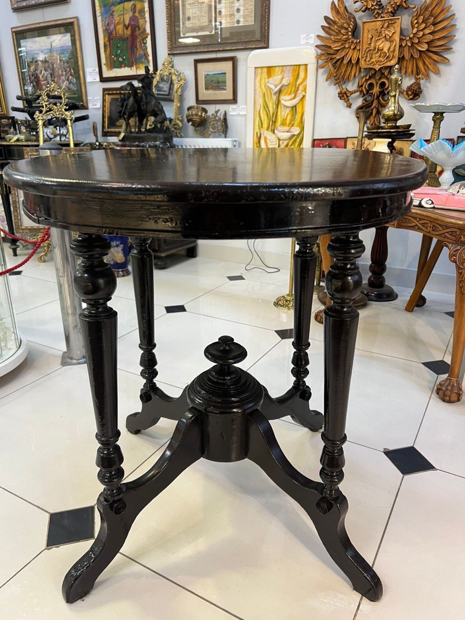 Стол овальный. Дерево. Россия XIX - XX в.в.