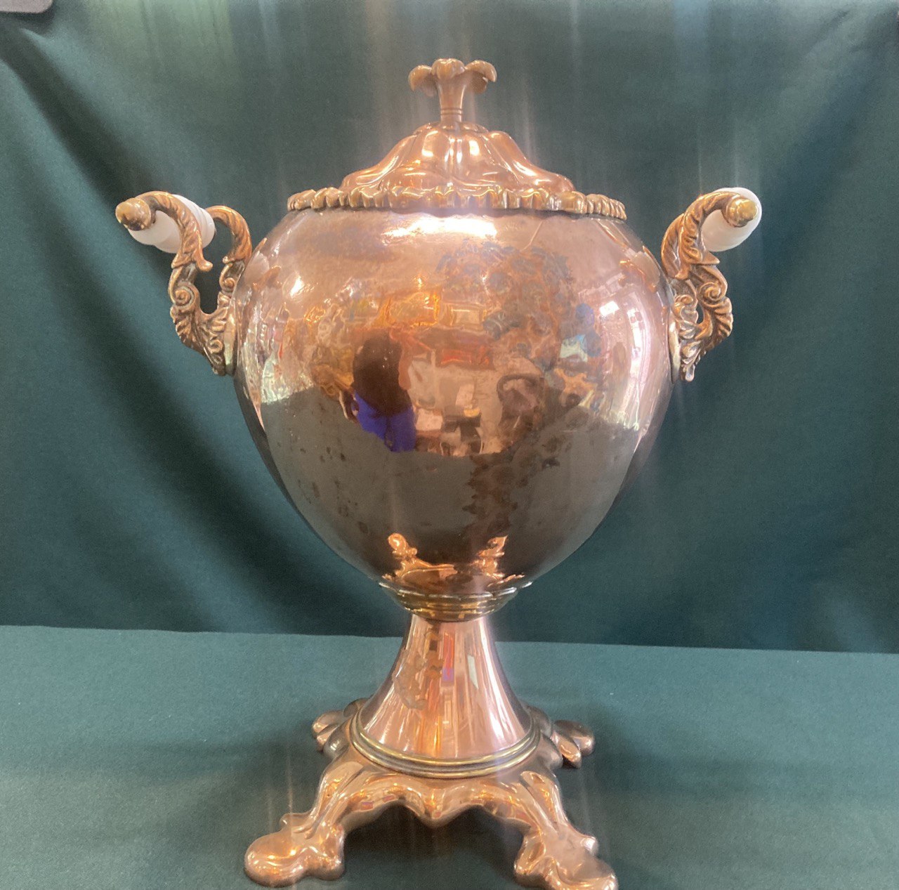 Бульотка винный фонтан. Англия.