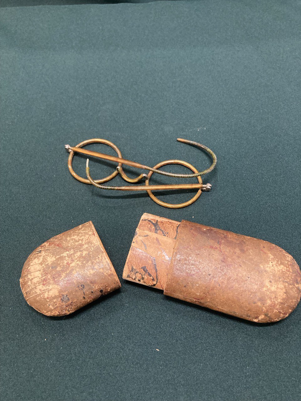 Футляр , оправа очков. Начало ХХ в.