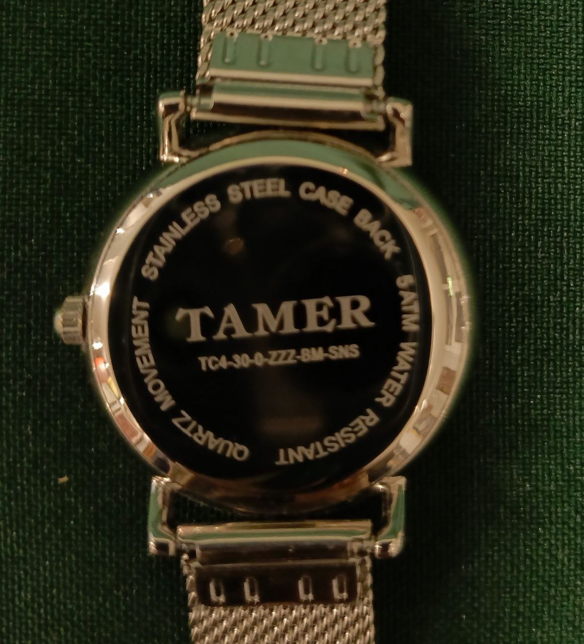 Часы с ремешком TAMER. Японский кварц, минеральное стекло, корпус биж. Сплав. (чёрный циферблат)