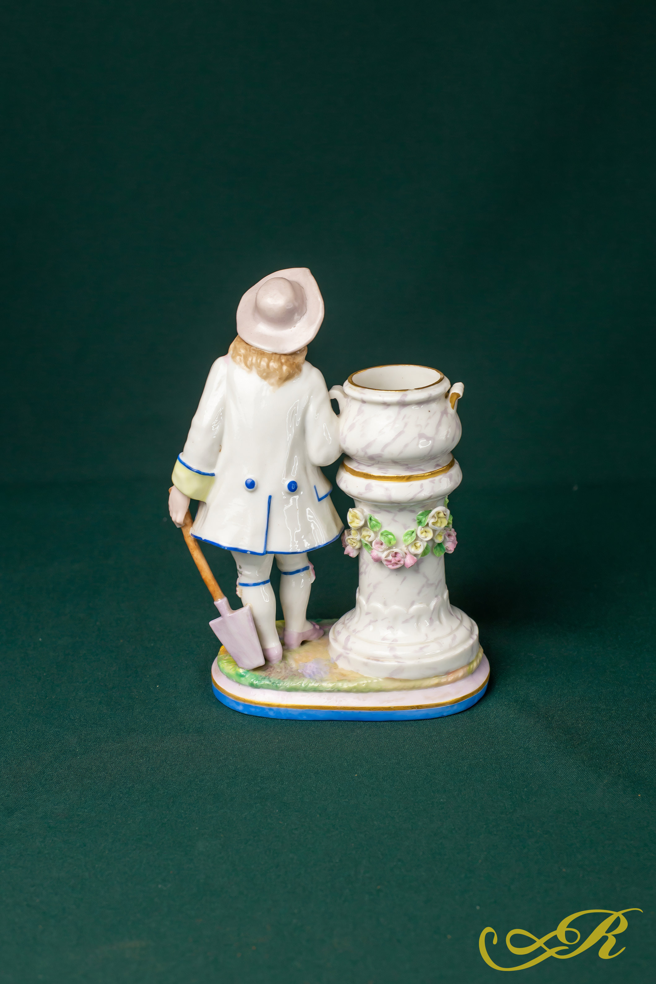 Фарфоровая фигурка, подсвечник. " Садовник". Франция. Лимож. 