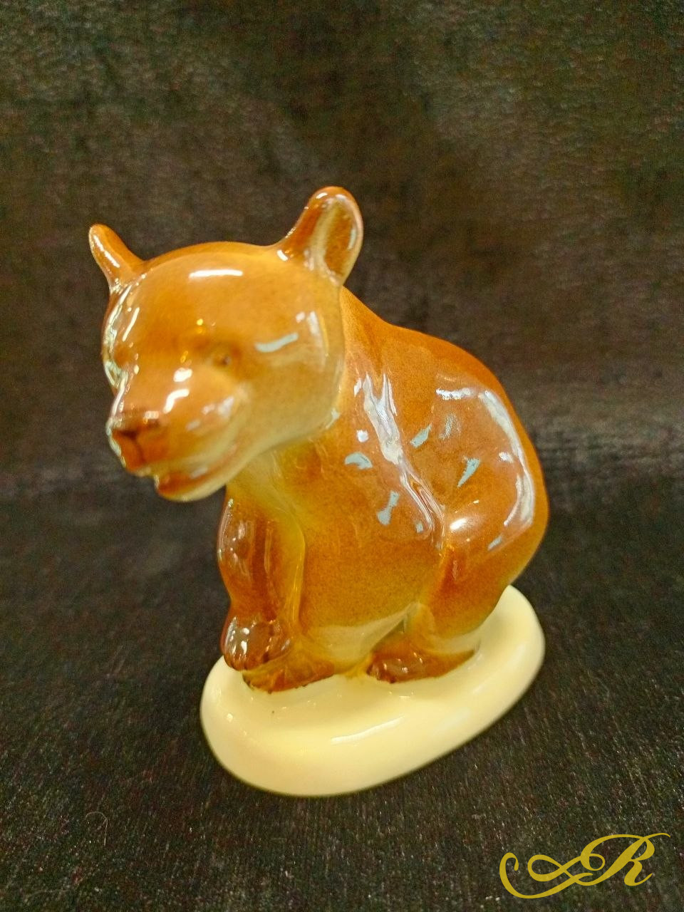  Фарфоровая статуэтка " Медвежонок присевший"(ЛФЗ) СССР. 1950-1980 гг. Роспись крытье