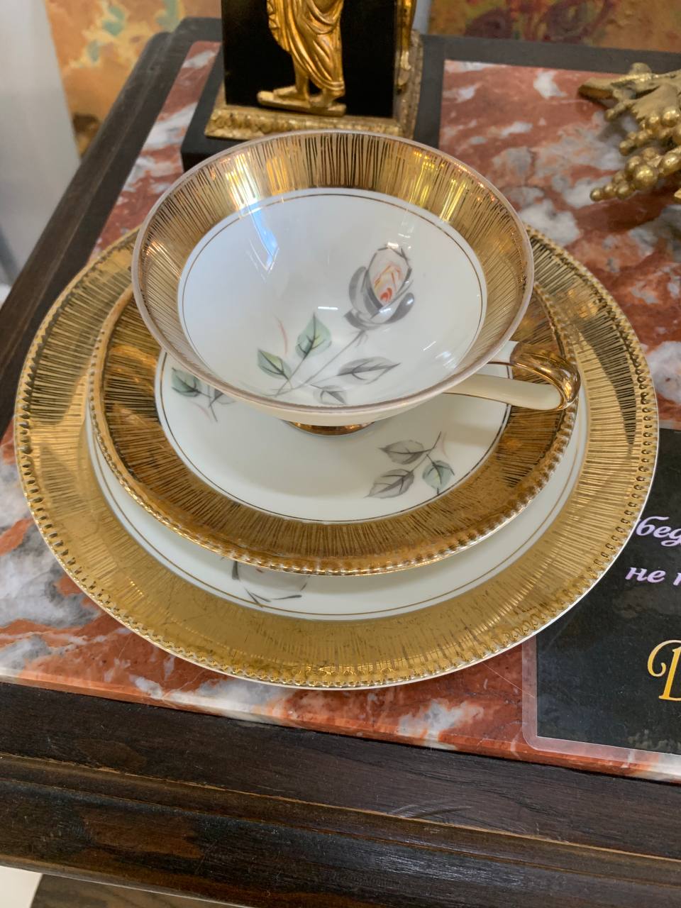 Фарфоровая чайная тройка. Европа ХХ в.