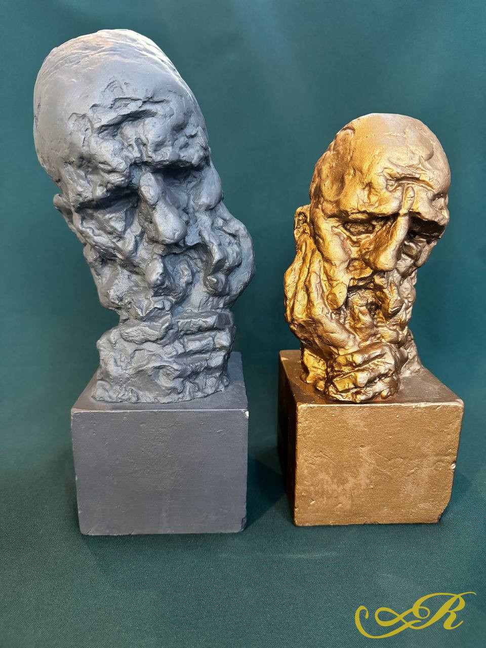 Статуэтка  ''Сагыш''.Работа автора Баки Урманче. Крашеный гипс(черный) 320*140*140 