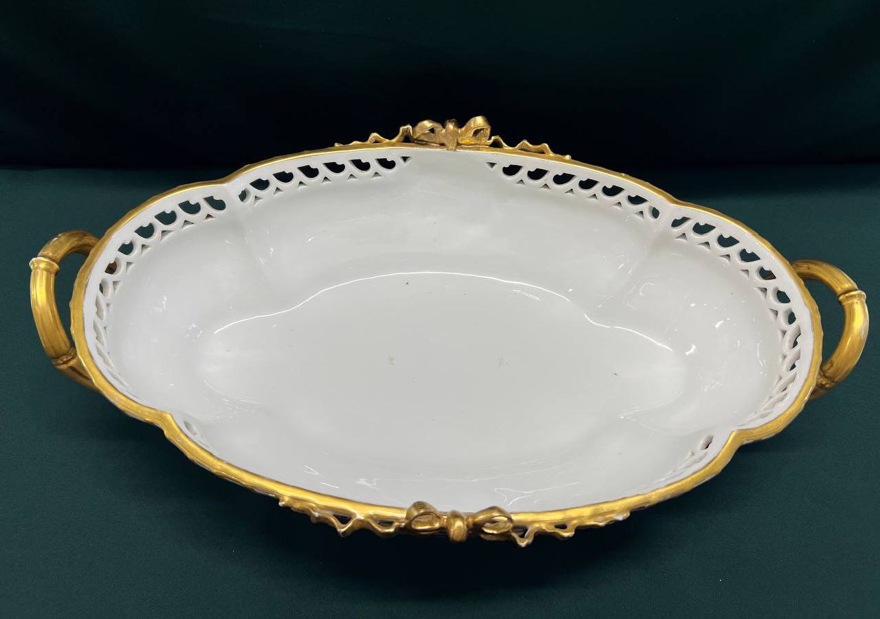 Ваза с ручками Limoges, фарфор, золочение. Размер 15х53х32см