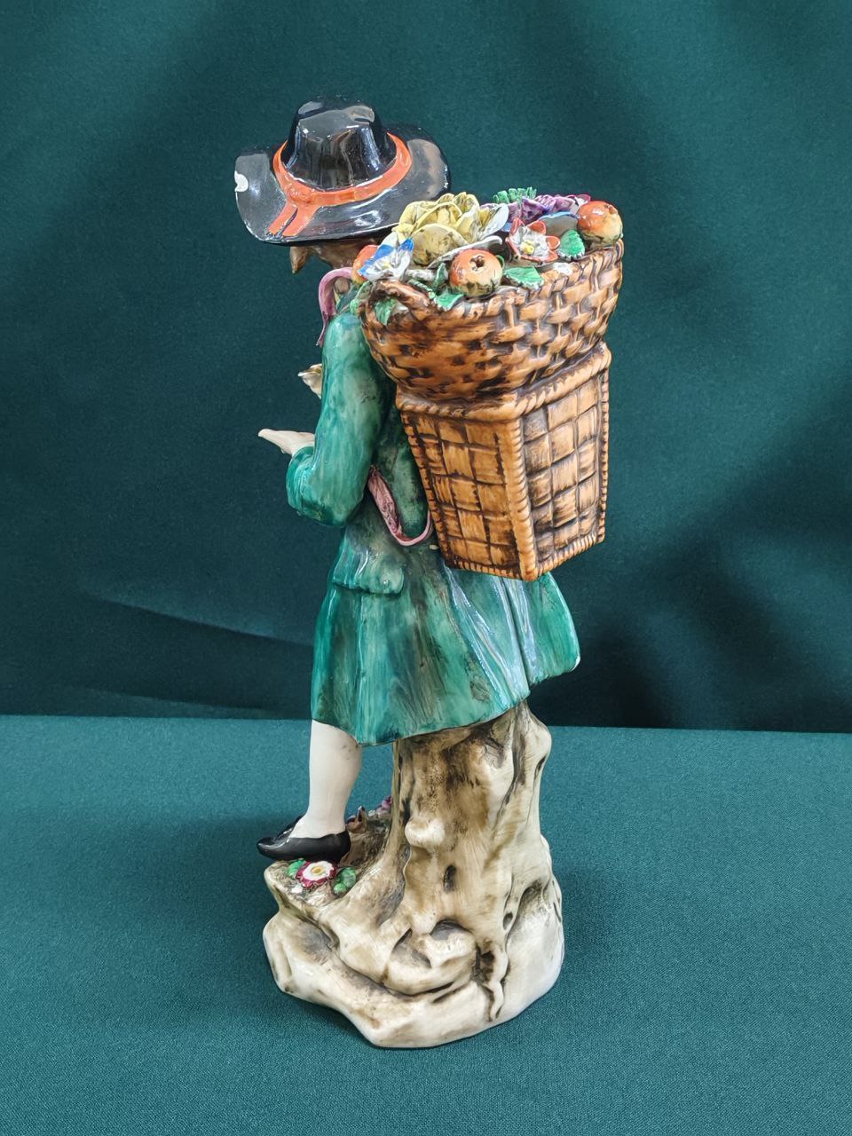 Статуэтка "Еврейский мальчик с цветами"