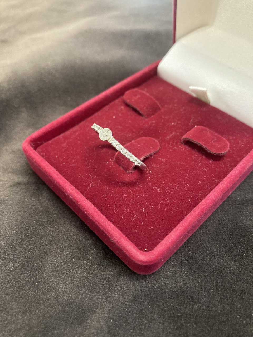 Кольцо серебро 1,5 гр. 18 размер.