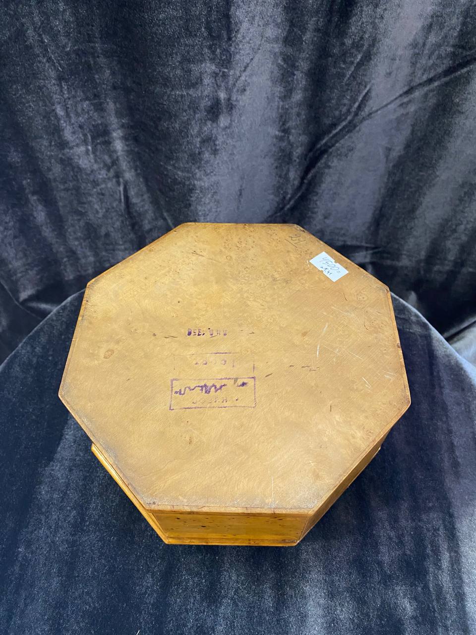Шкатулка деревянная восьмиугольная из карельской березы