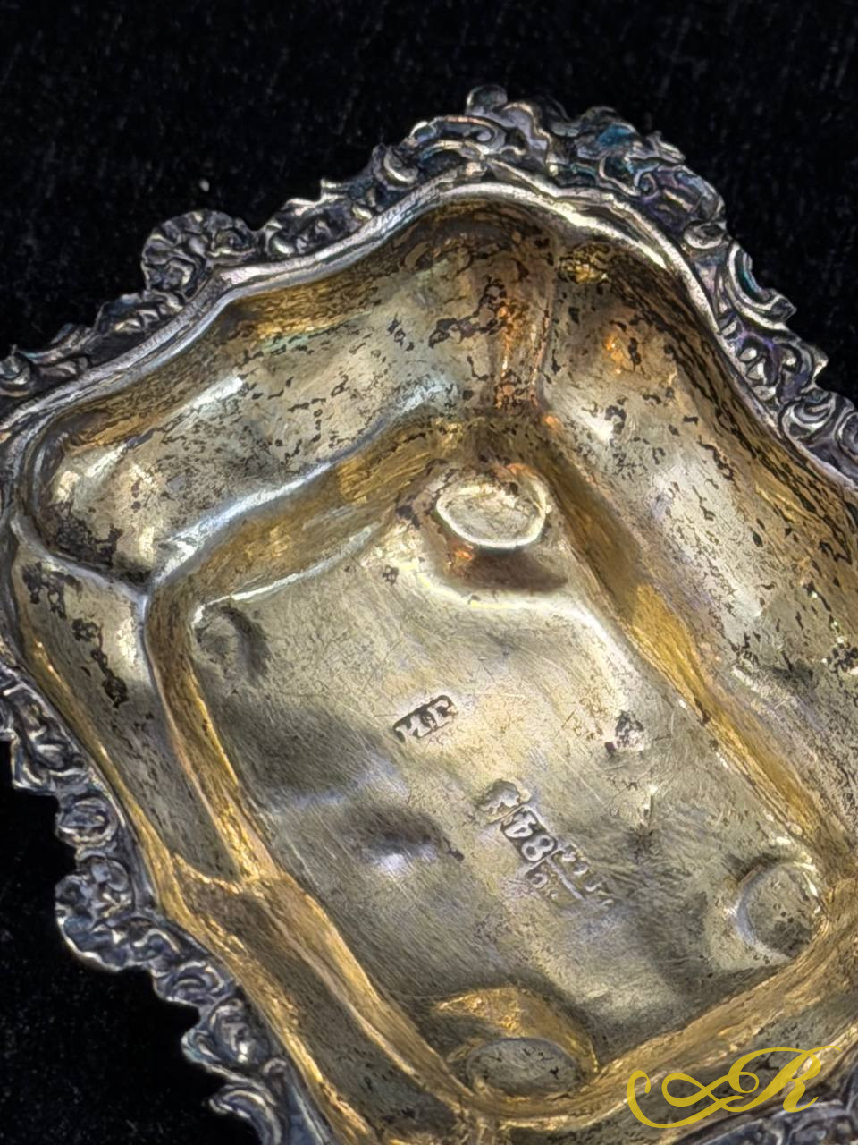 Ажурная солонка. Серебро 84 пробы, золочение. Москва, 1864 год. Клеймо ИГ. 12,2 гр.