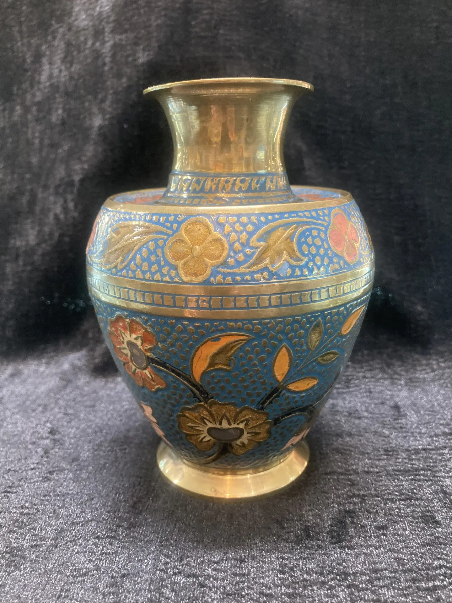 Ваза индийская. Бронза, эмаль. Высота 14 см.