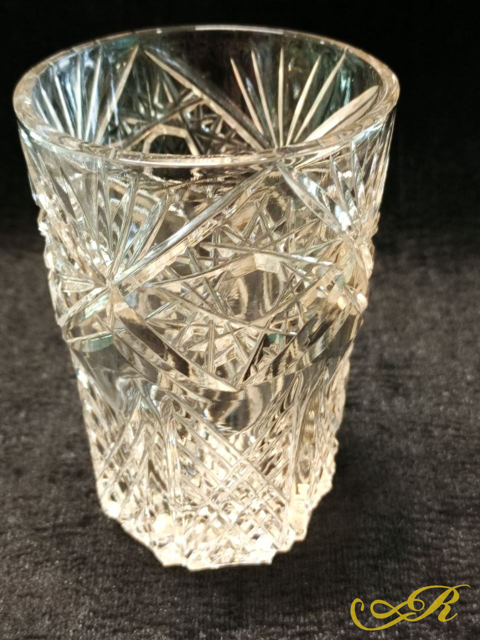  Стаканы хрусталь. Алмазная гравировка. СССР. Отличное состояние. В-9,5 см. ( цена за 1 стакан) в наличии 4 стакана.