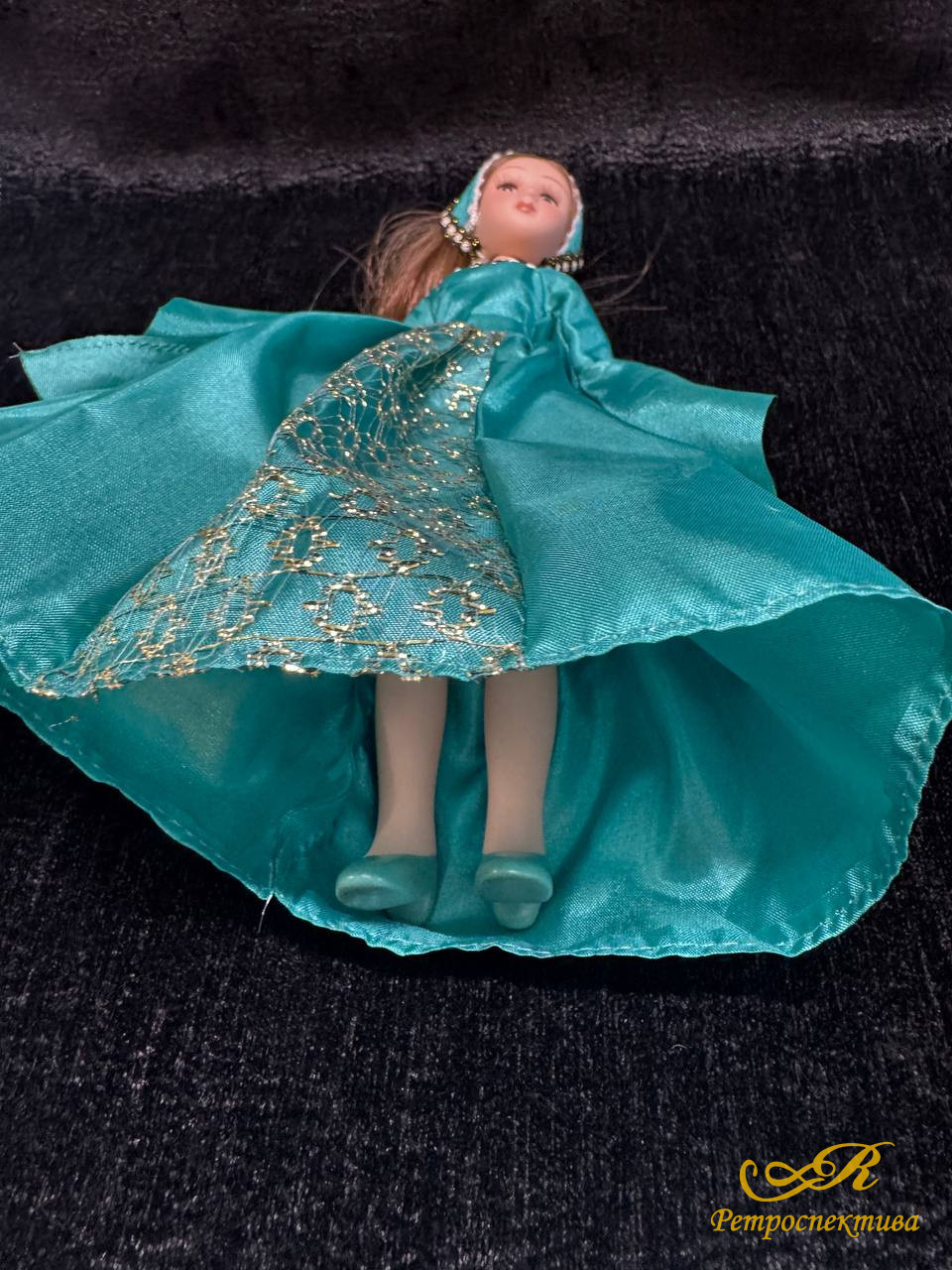 Фарфоровая интерьерная кукла в историческом костюме, 3 штуки