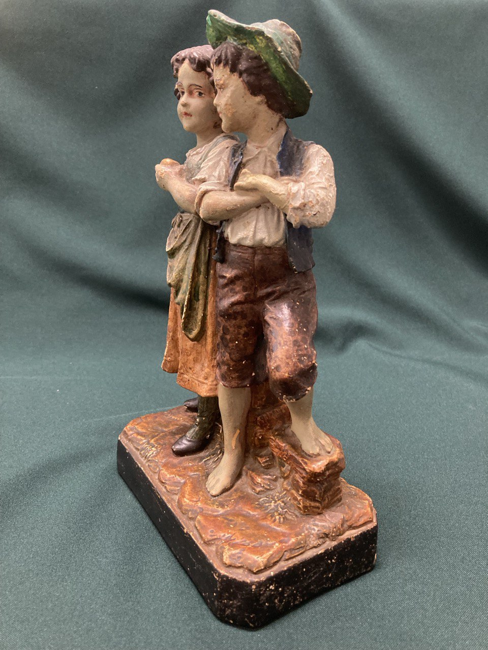 Гипсовая фигурка "Дети" Германия. Высота 26 см.