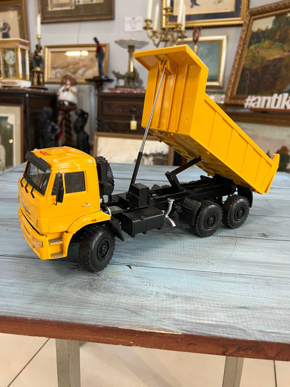 Модель "КАМАЗА" масштаб 1-12