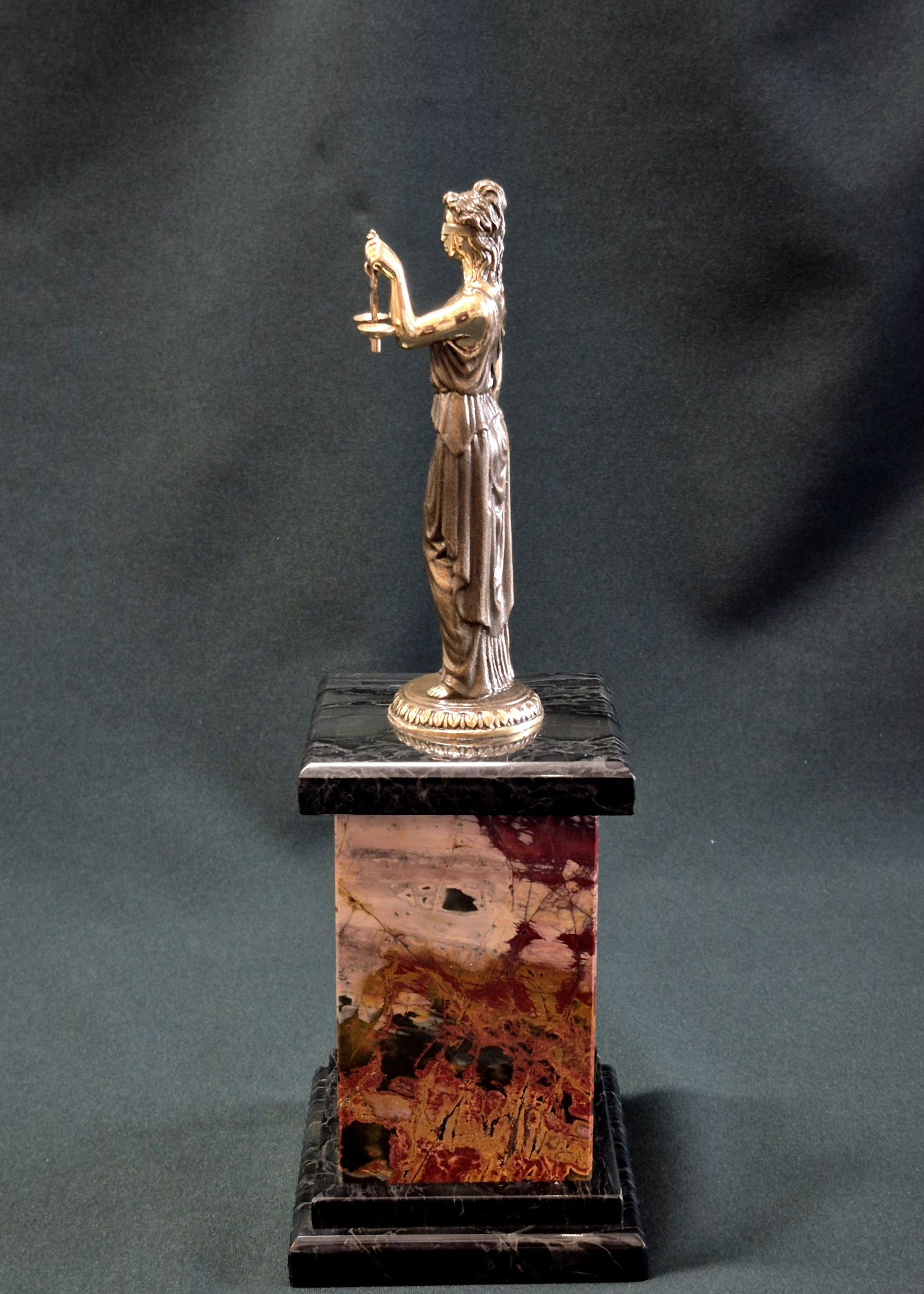 Скульптура "Фемида". Бронза