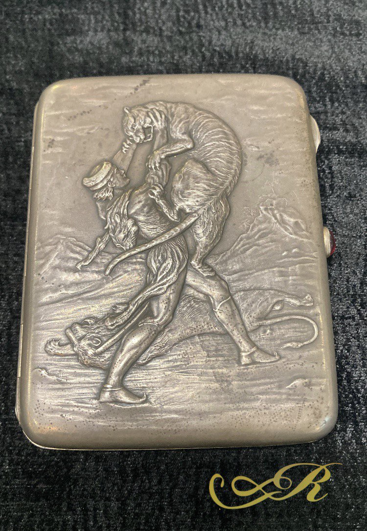 Портсигар серебряный.