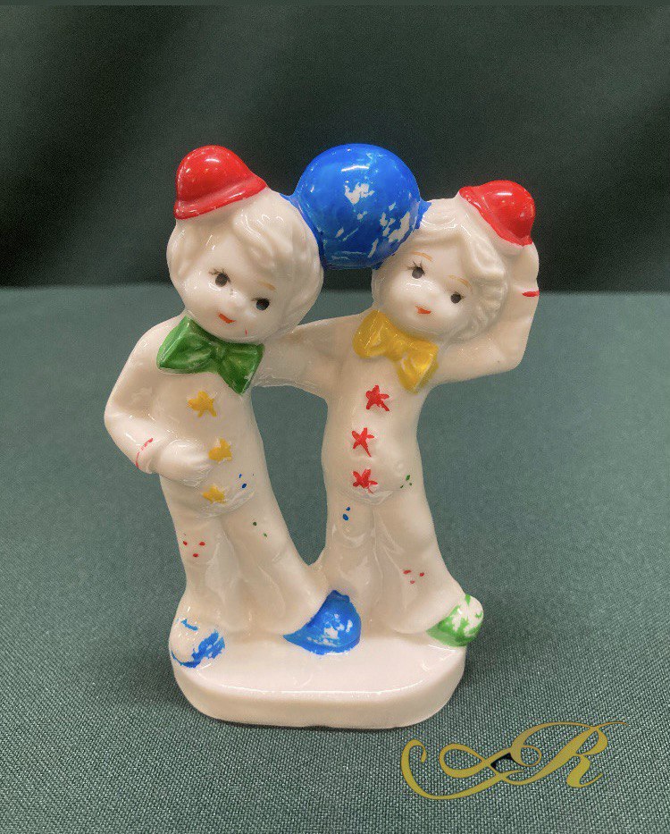 Клоуны с мячиком, фарфор СССР