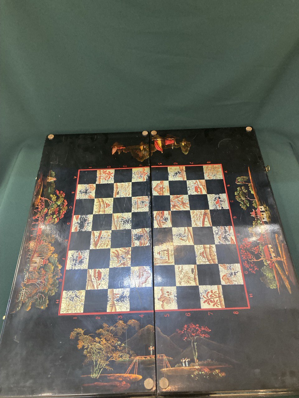 Нарды в восточном стиле. Папье -маше,лак,роспись,рог,кость,резьба.