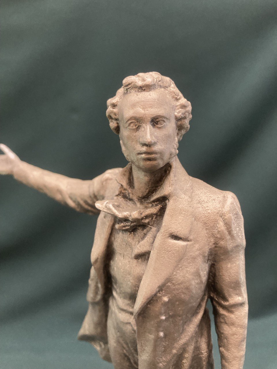 Статуэтка  " Памятник А.С.Пушкину". Силумин, пластик. СССР.