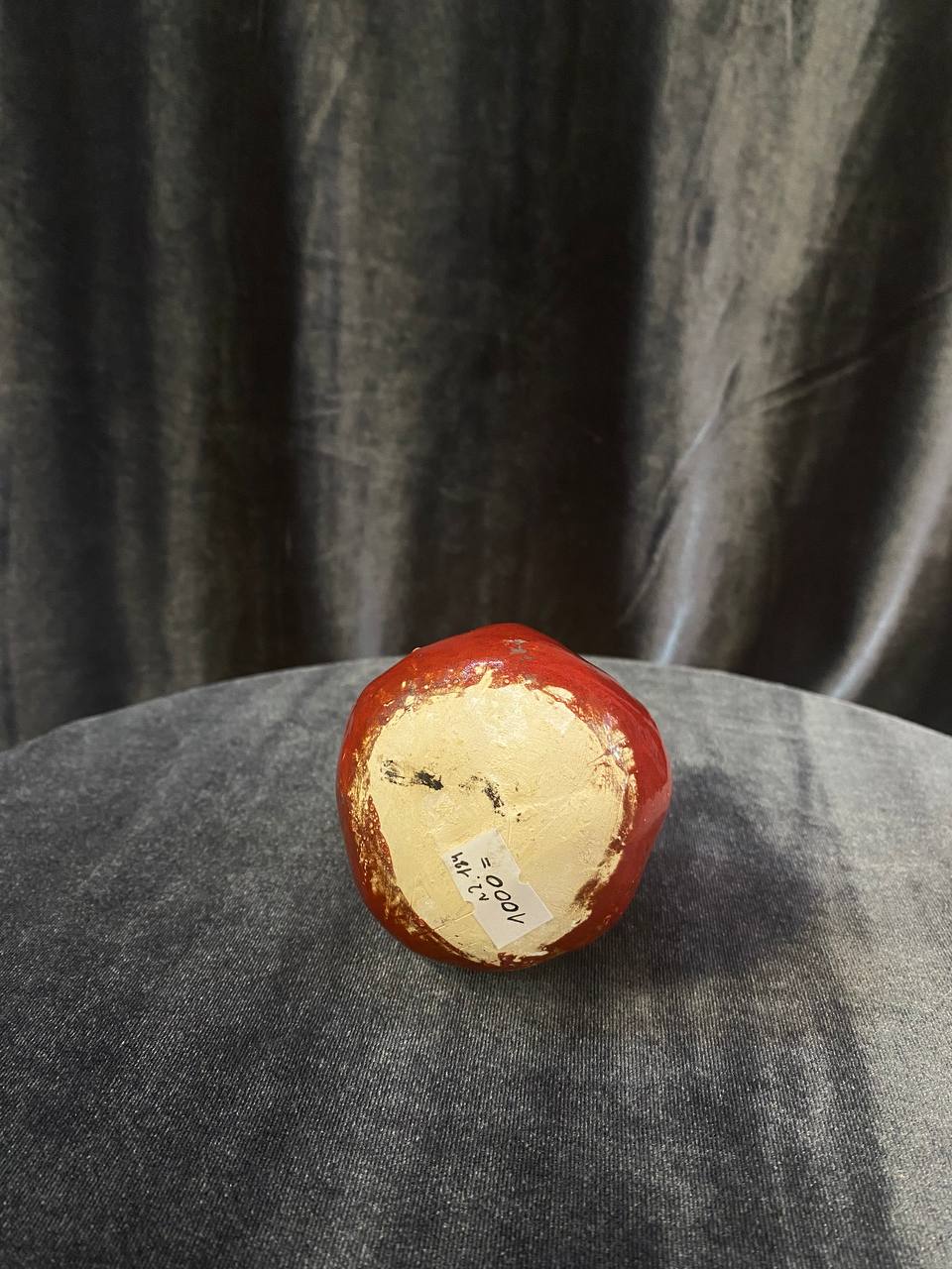 Фарфоровая фигурка «гранат»