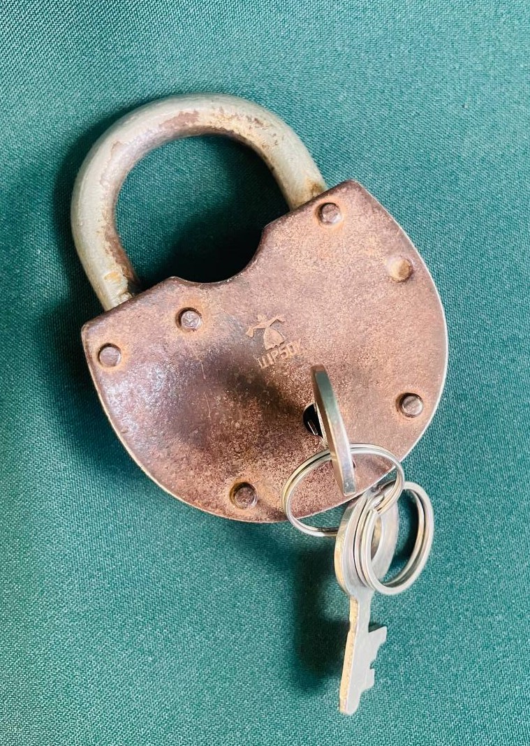Замок хозяйственный, амбарный, железный,  СССР в комплекте с ключами