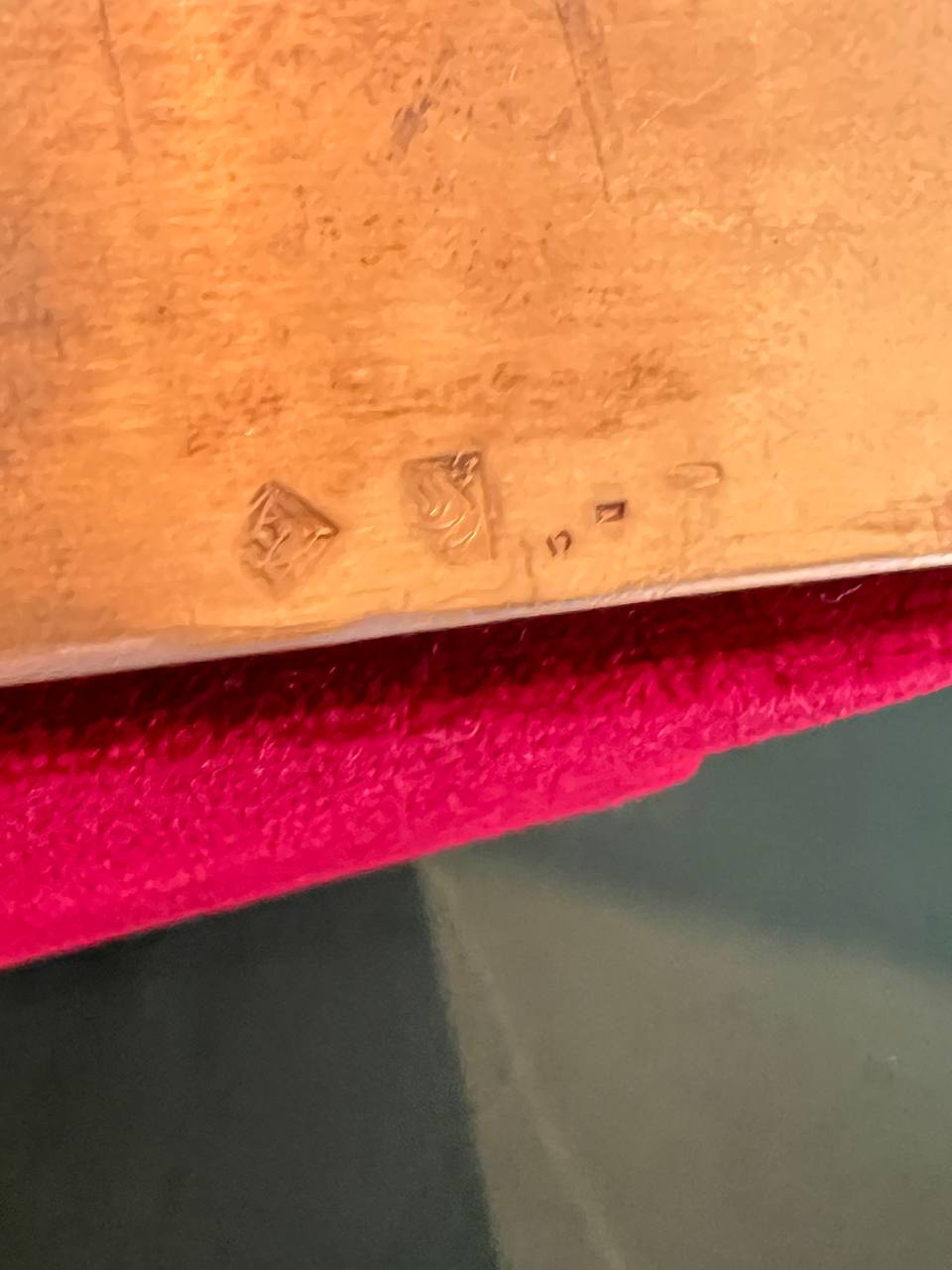 Икона в серебряном окладе Казанской  Пресвятой  Богородицы..