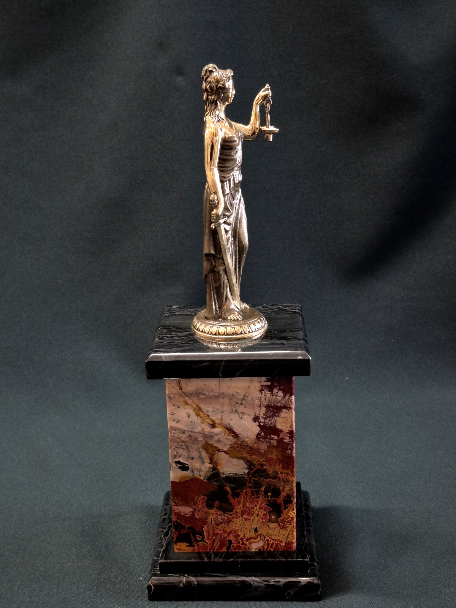 Скульптура "Фемида". Бронза