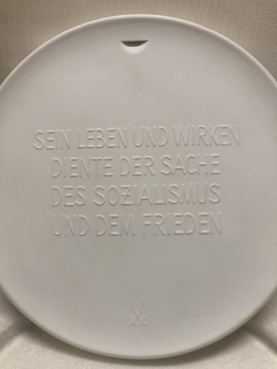 Фарфоровое панно " Эрнест Тельман". Мейсон , бисквит. Германия.