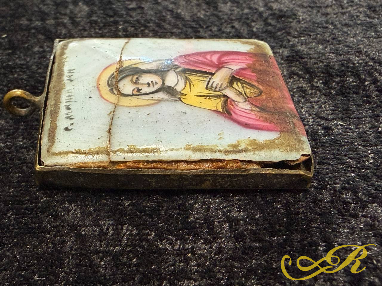  Икона «Святая Мария" в латунной оправе, конец XIX — нач. XX в., эмаль, ручная роспись 