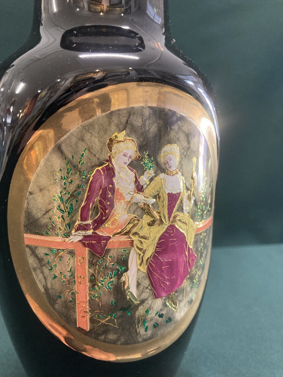 Ваза для цветов.  Япония. С использованием золота 24 карата.