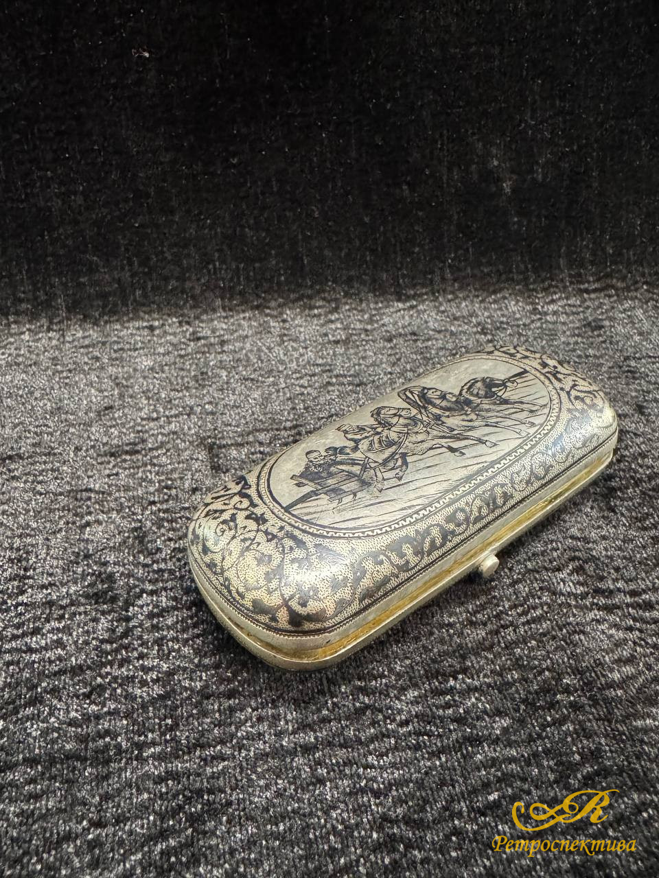 Серебряная таблеточница, портсигар 84 пр.,1890 г. Техника чернь, остатки золочения.