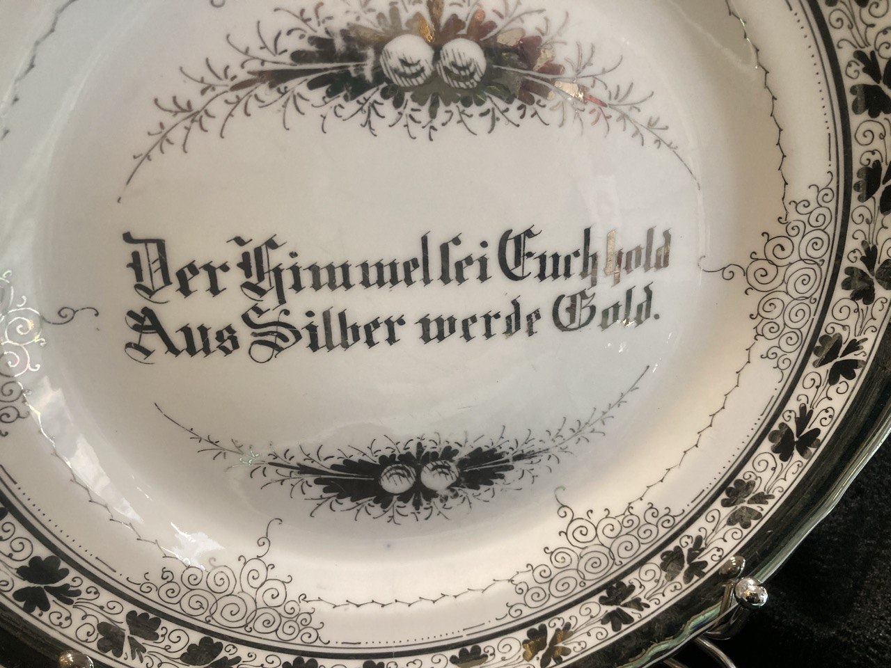 Фарфоровая тарелка «Серебро становится золотом», Германия, 20 в.