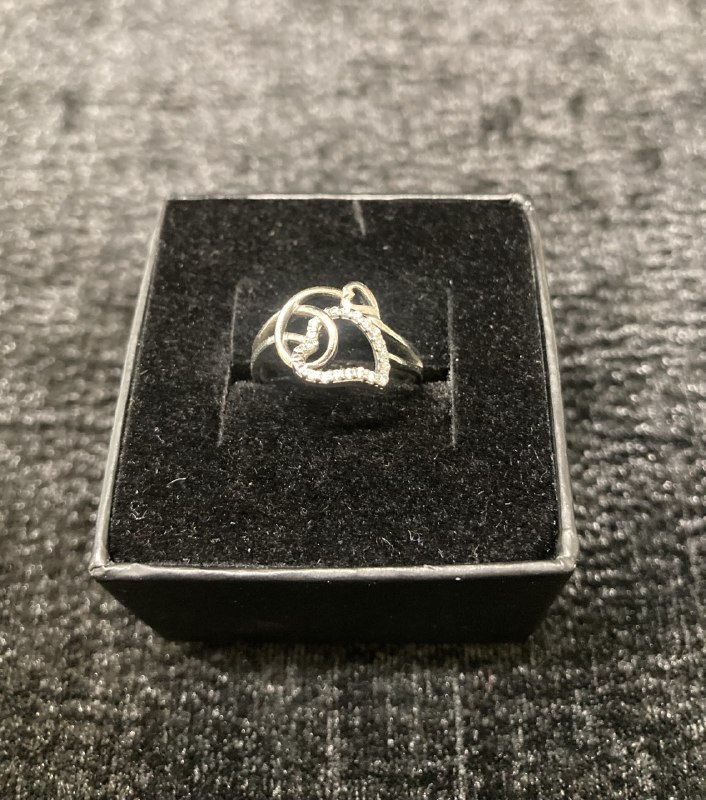 Кольцо серебро 2,1 гр.17 размер.