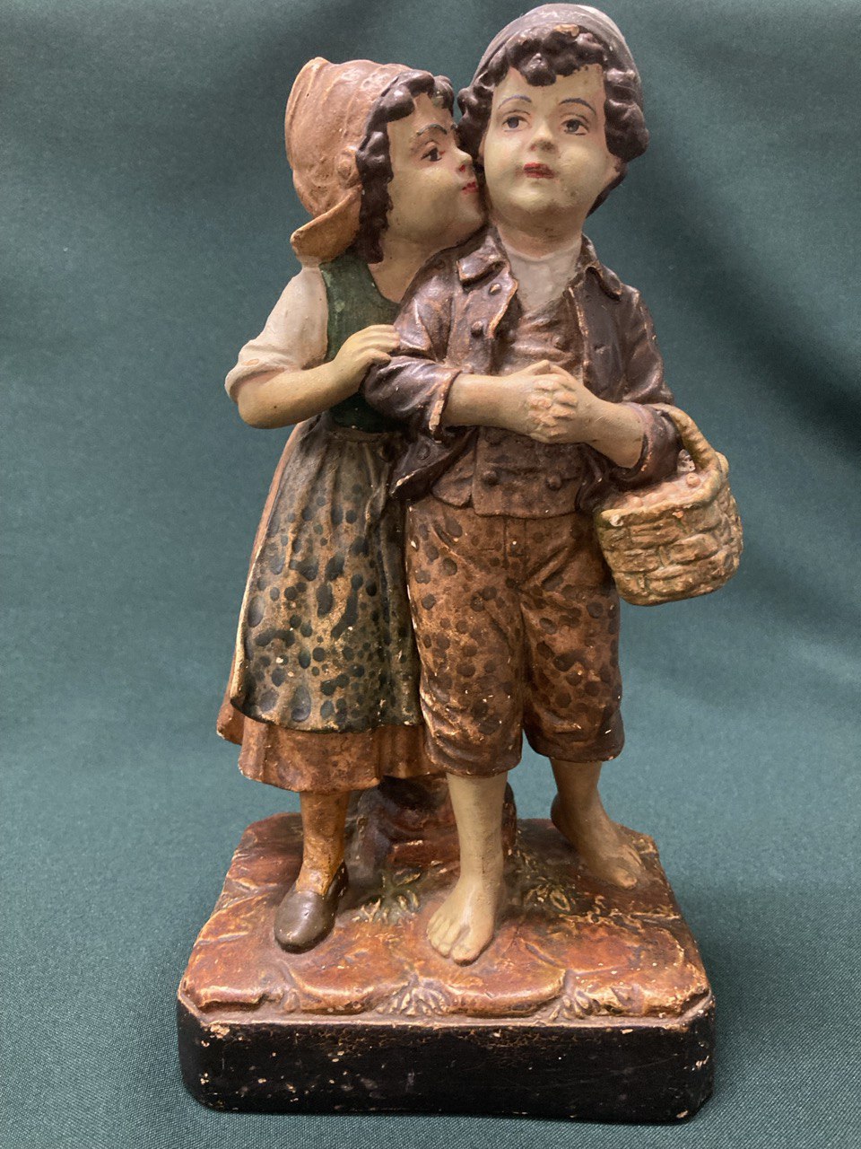 Гипсовая фигура "Дети шепчутся" Германия. 25 см.