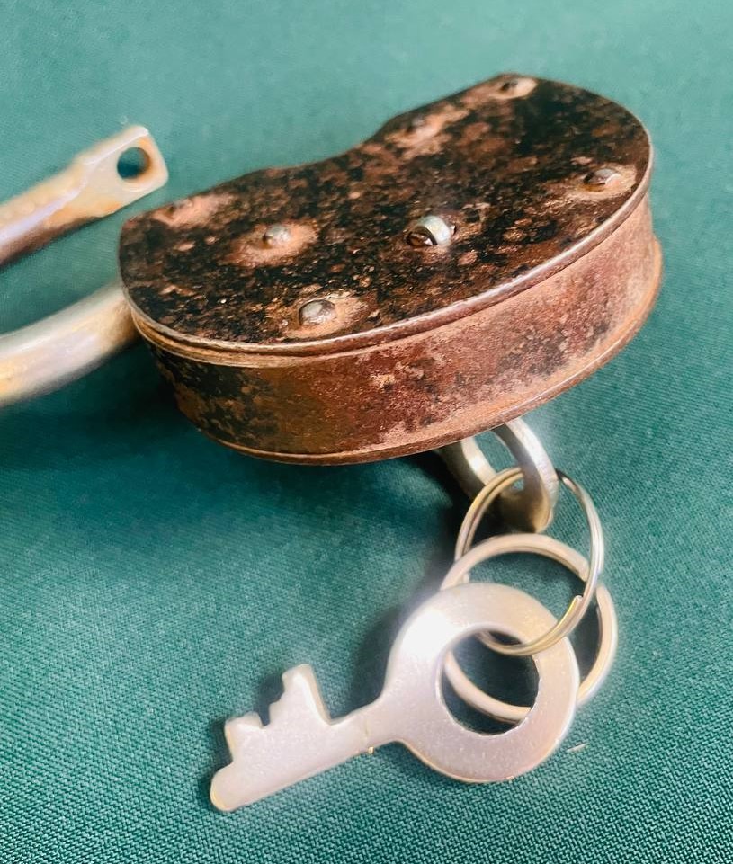 Замок хозяйственный, амбарный, железный,  СССР в комплекте с ключами