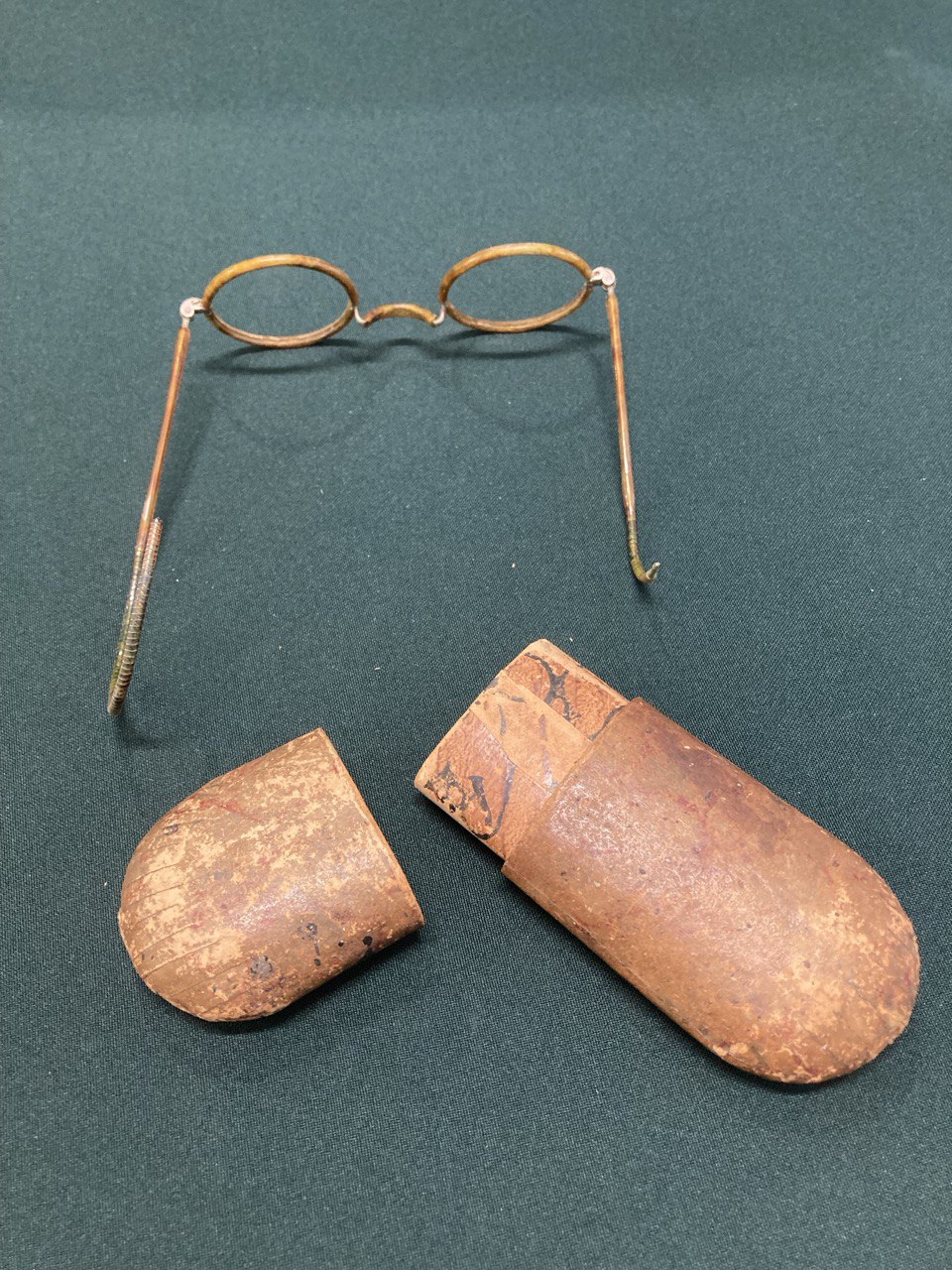 Футляр , оправа очков. Начало ХХ в.